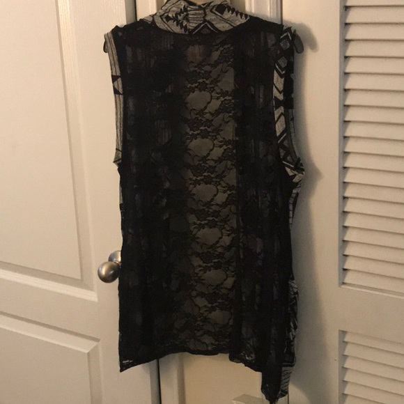 Sheer lacy black back adds drama and style! - Picture 2 of 6